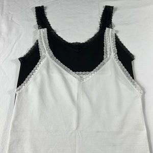 2 Hollo M Black/White Lacy Camis